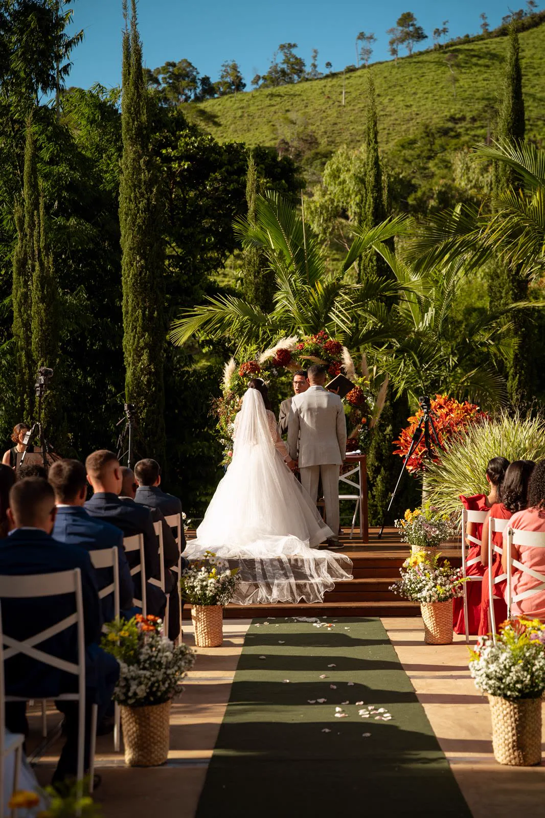 Casal no altar